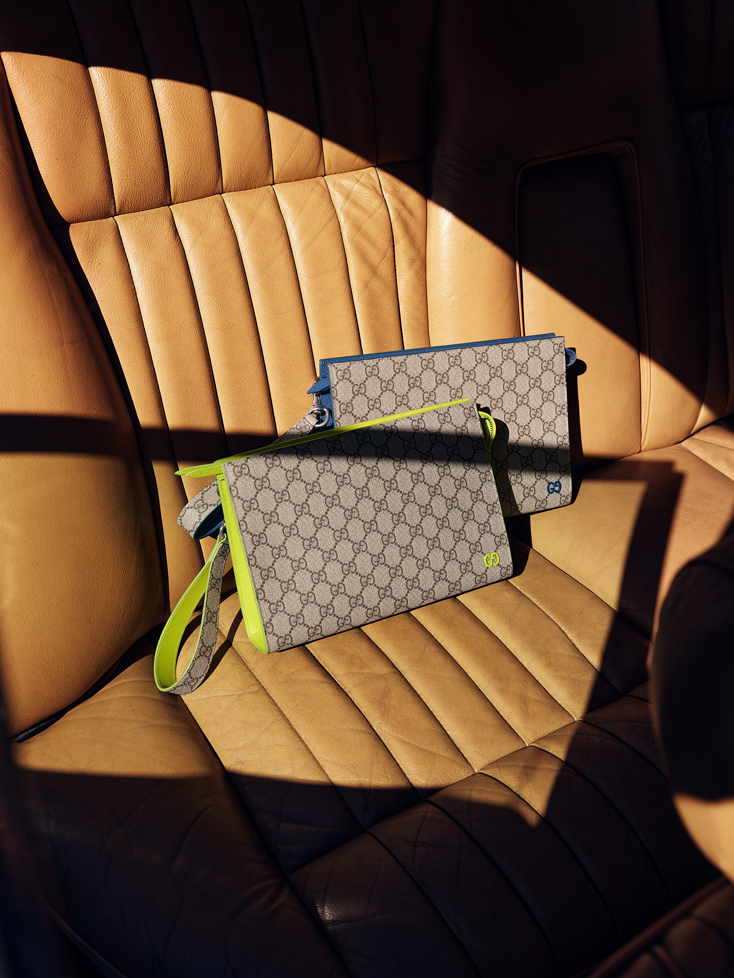 https://res-cms.gucci.cn/bz-gucci-store-prod/prod/GUCCI/2025-05-06/HP_Portrait_GG-Lido-520-still-life-1_001_Default_86f73eba-22a7-4e9c-9d7d-afcc408ab444.png