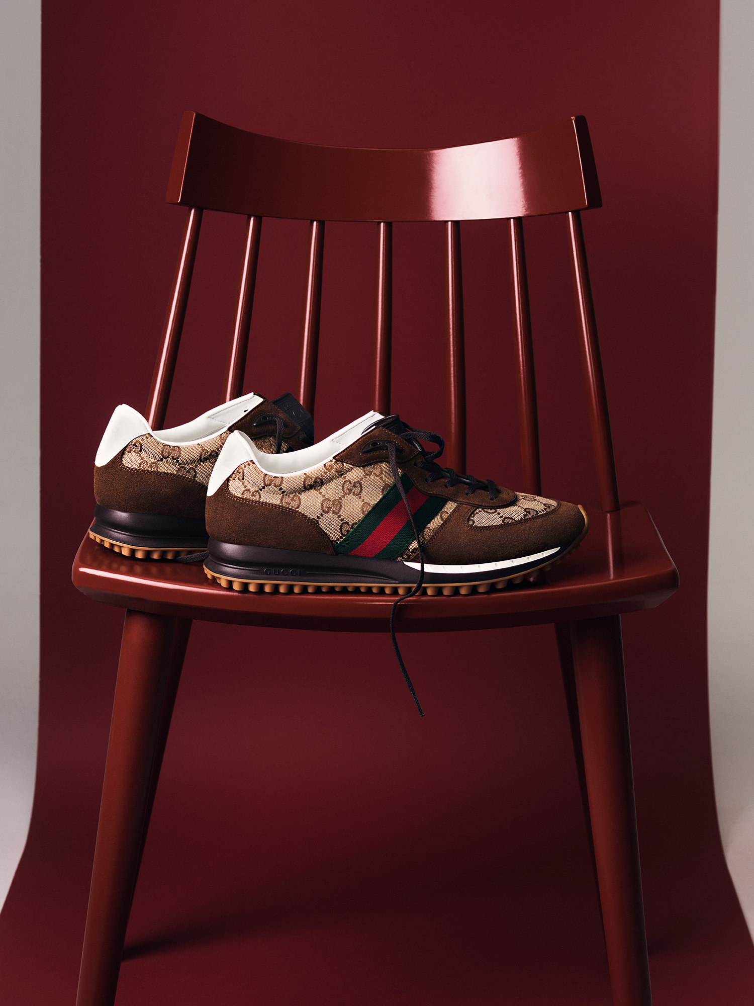 https://res-cms.gucci.cn/bz-gucci-store-prod/prod/GUCCI/2025-08-19/HP_Portrait_Gucci-FW25-JULY25-030-0031-B_001_Default_43ba2d2f-3c1f-4ad5-9853-1fa8d4f430f2.png