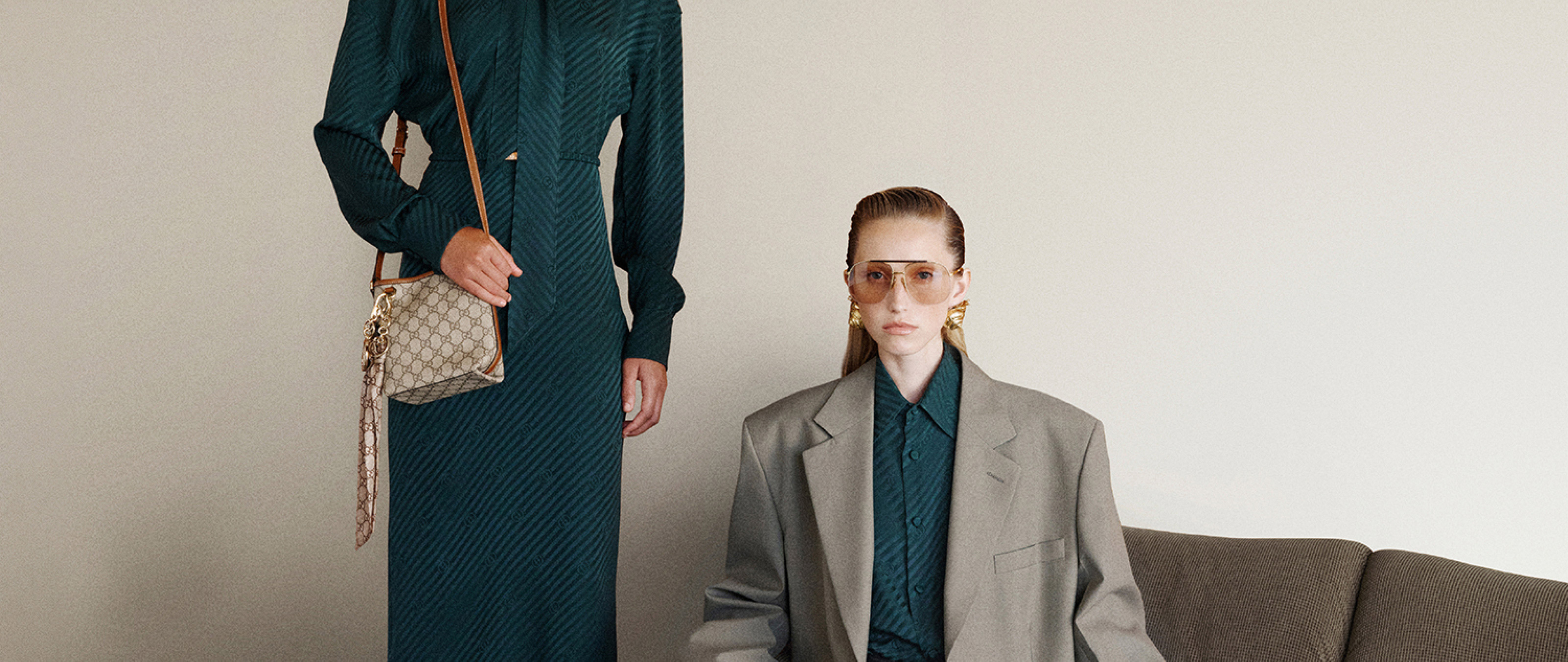 女士新品探索女士成衣系列新品和新款女士手袋。