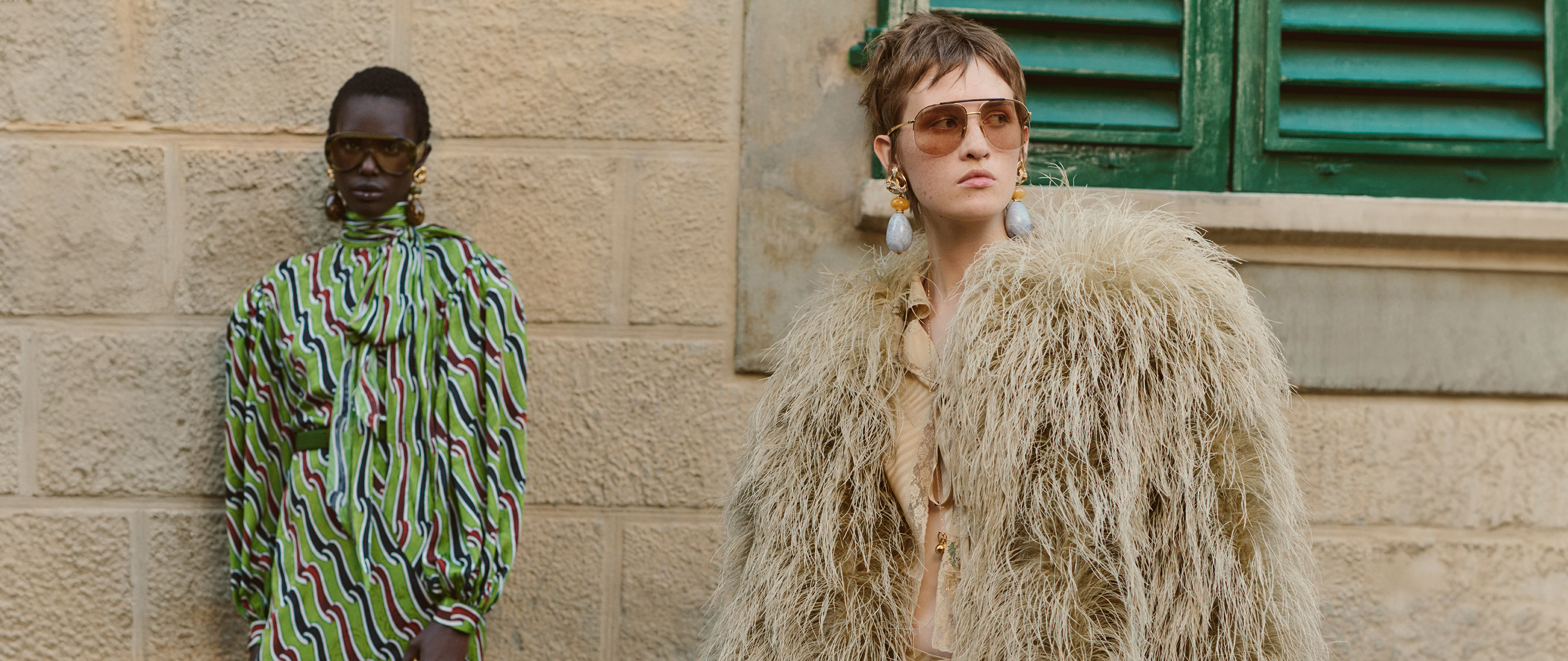 2026早春系列选购女士系列手袋、成衣和配饰单品。