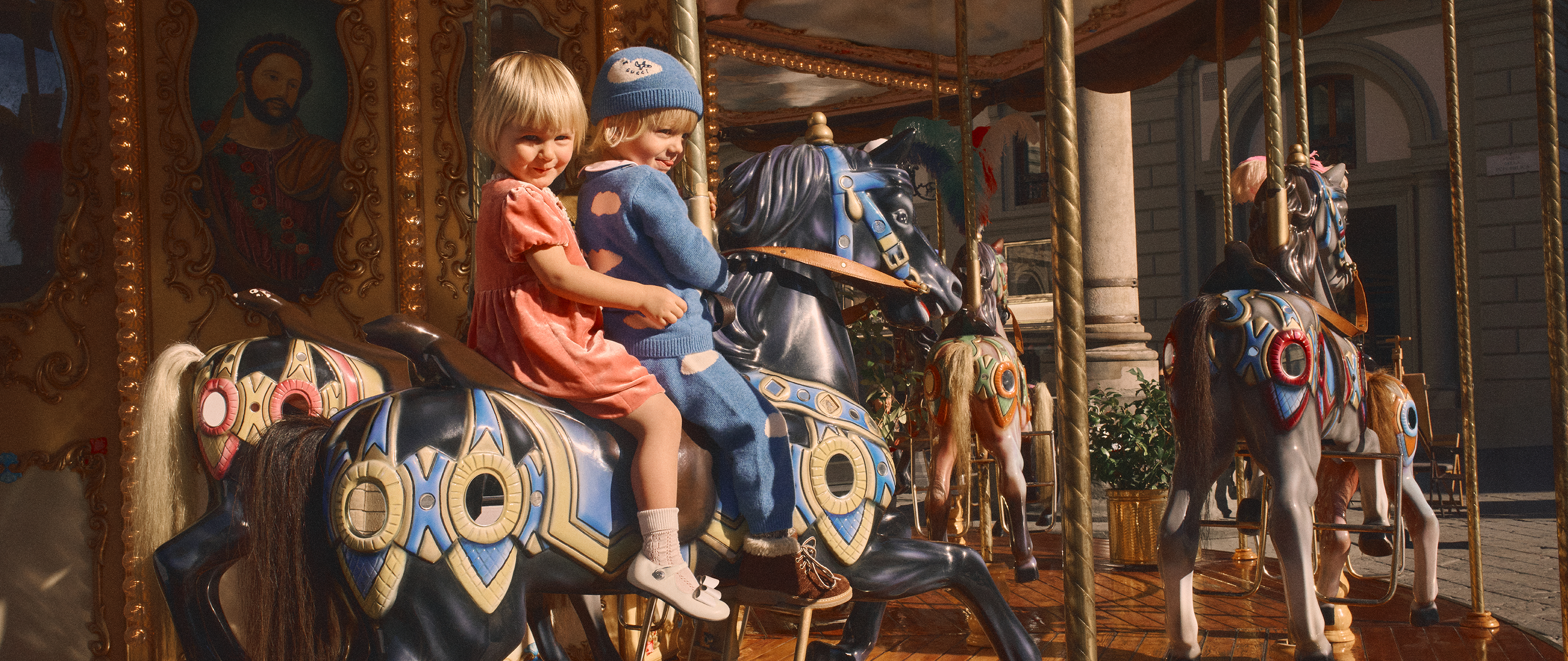 儿童礼品品牌精品儿童赠礼匠心呈献女童和男童服饰与配饰，以及婴儿精品赠礼。