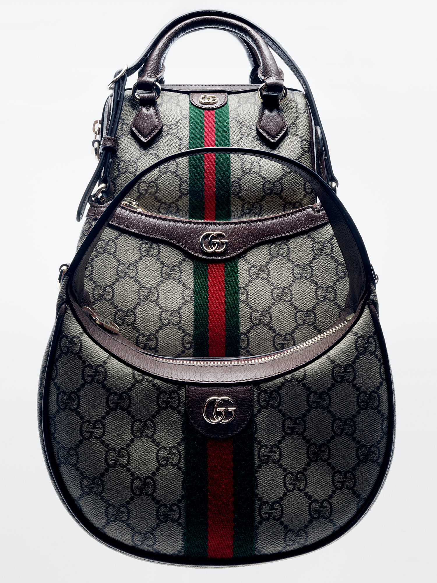 https://res-cms.gucci.cn/bz-gucci-store-prod/prod/GUCCI/2025-11-27/HP_Portrait_Gucci-GIFT-GIVING-NOV25-Set-2-18-0547-C_001_Default_b7fb8ecf-2e32-4262-a848-e1de107b3ff5.png