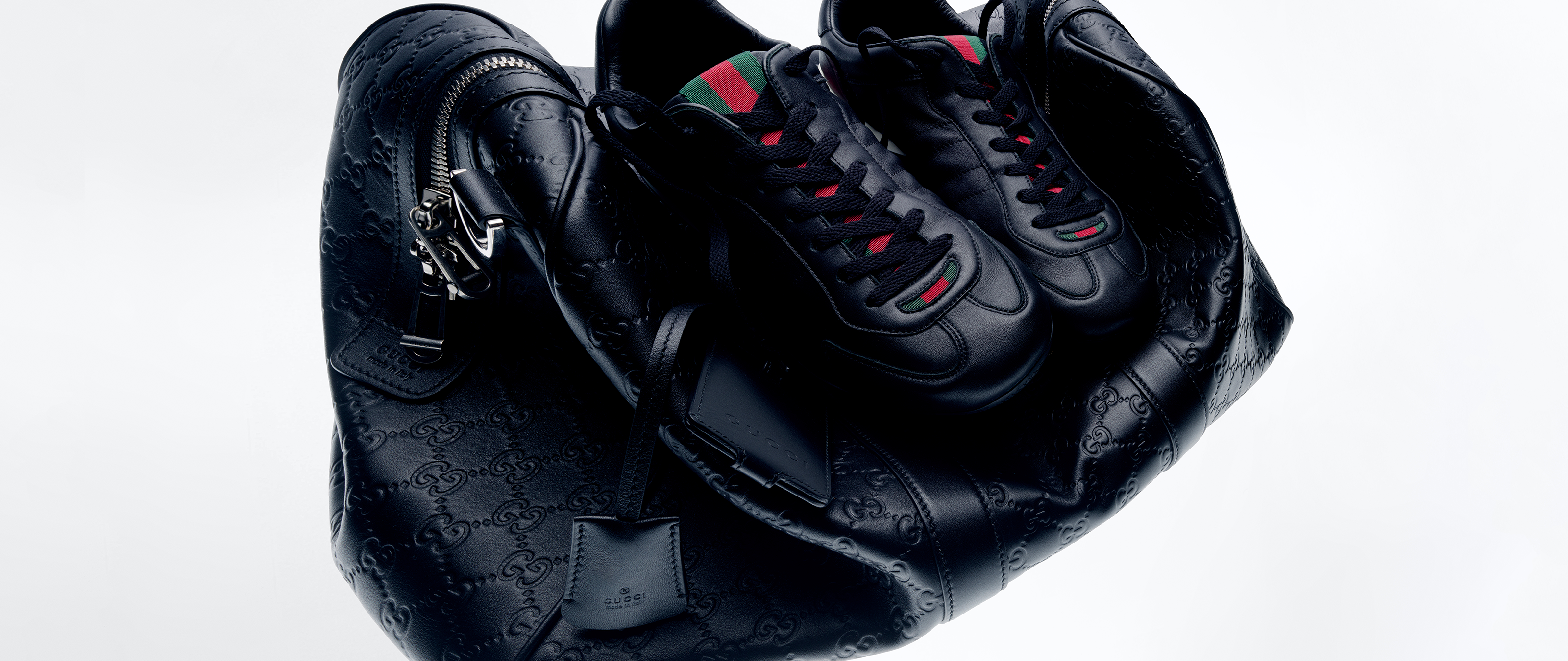 男士新品探索男士成衣系列新品和新款男士鞋履。 