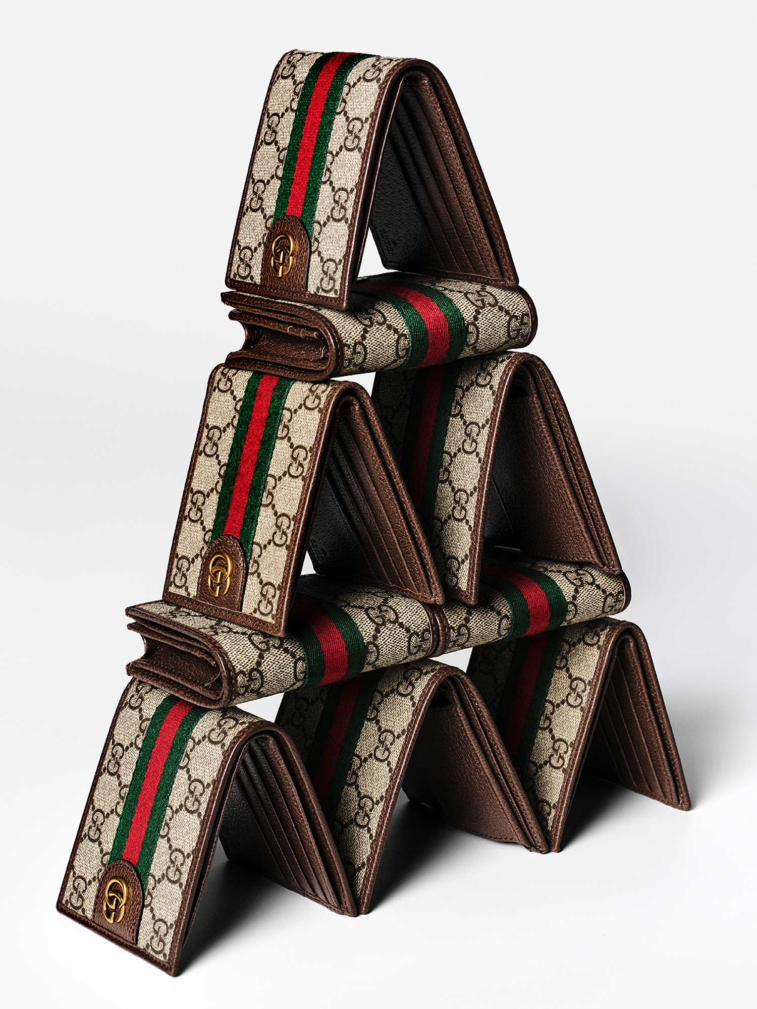 https://res-cms.gucci.cn/bz-gucci-store-prod/prod/GUCCI/2025-12-11/HP_Portrait_Gucci-GIFT-GIVING-NOV25-22-2112_001_Default_c60fc8de-4564-47ec-9553-158395d40b39.png