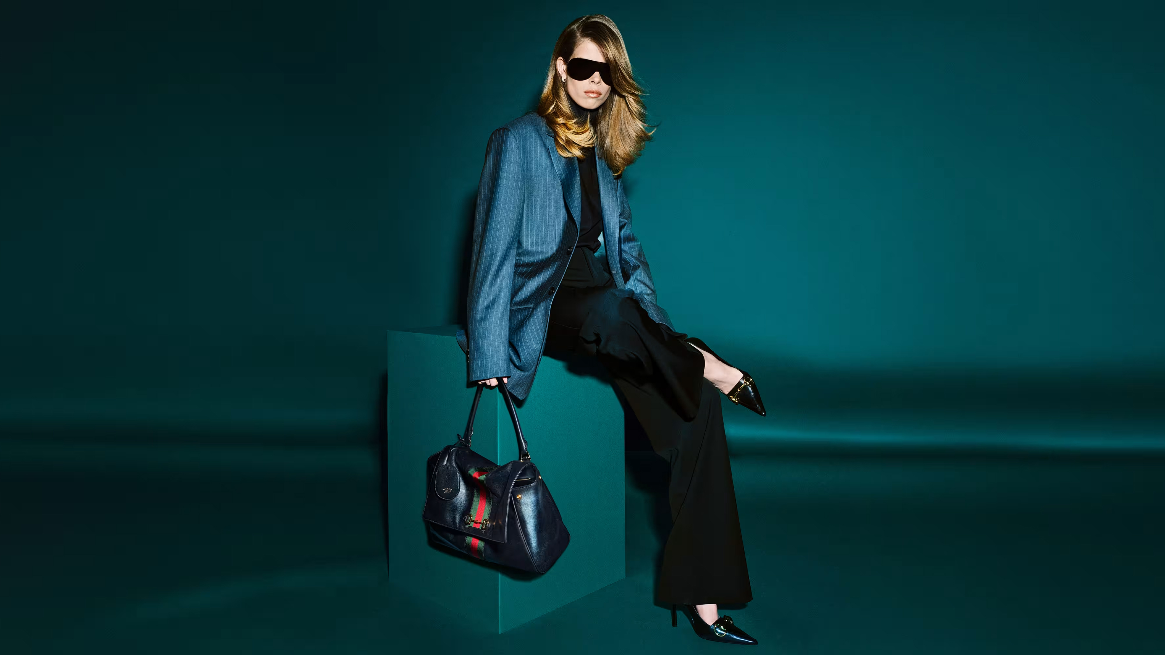 Generation Gucci 古驰世代Generation Gucci古驰世代系列全新上市。选购全新女士手袋、鞋履和成衣。